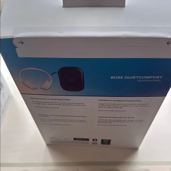 Bose White On-Ear Headphones with Noise Cancelling - Picture 4 of 4